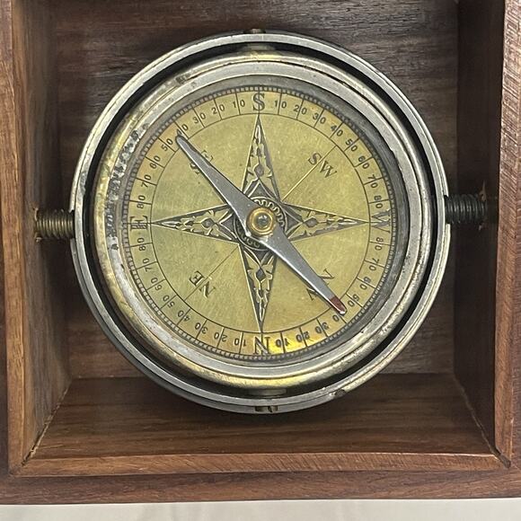 Vintage Pier 1 Nautical Floating Compass In Wooden Box Brass Dovetail Corners - Picture 2 of 8